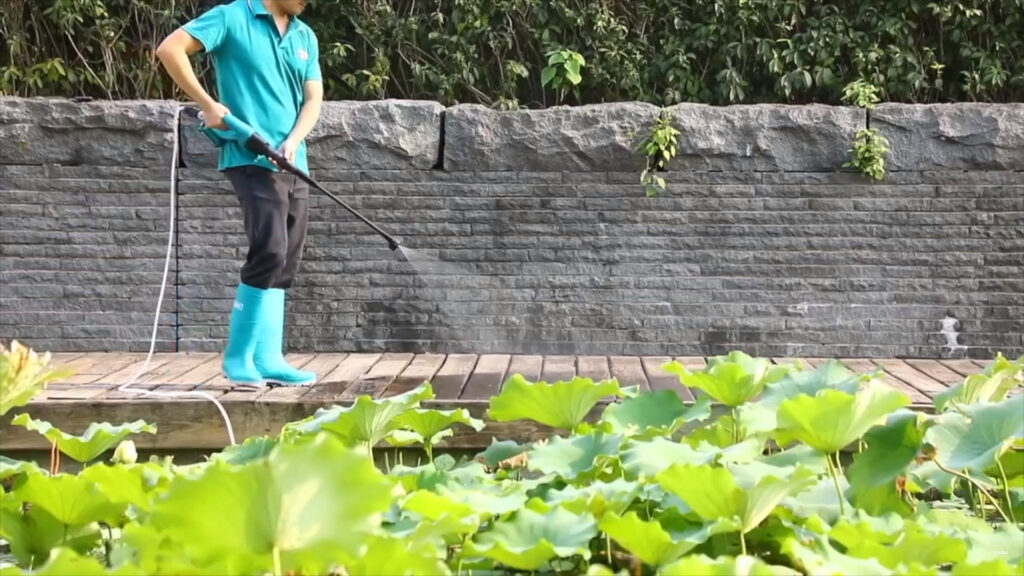 Máy rửa xe dùng PIN 20V 2.0A/4.0A TPWLI20084 TOTAL TOOLS WORLD